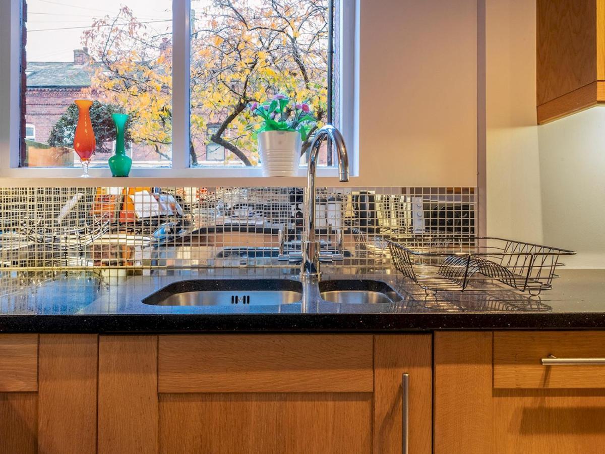 Pass The Keys Colourful, Quirky Artist-Owned 3 Bed Next To Cafes Villa Belfast Exteriör bild