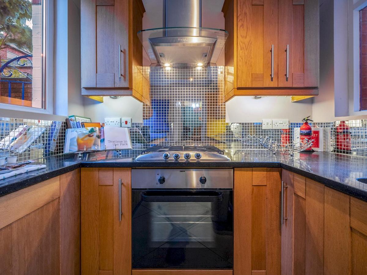 Pass The Keys Colourful, Quirky Artist-Owned 3 Bed Next To Cafes Villa Belfast Exteriör bild